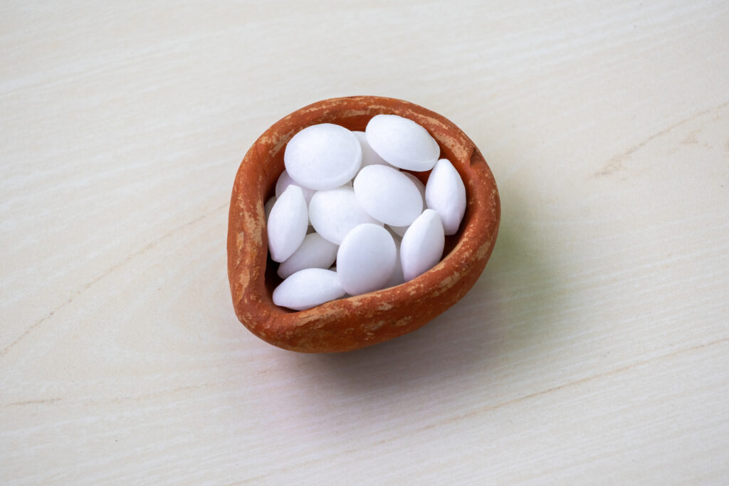 g Do Moth Balls Keep Mice Away